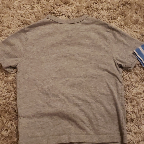Boys Gap soft t shirts - Picture 3 of 8